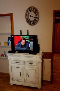 Telewizja i/lub zestaw kina domowego w obiekcie Apartman Zuki