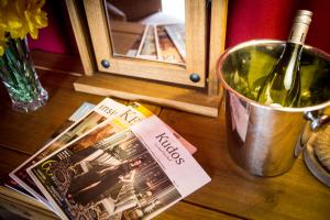 Drinks at Knights Glamping at Leeds Castle 