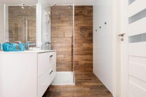Kúpeľňa v ubytovaní Apartamenty Polanki Park BASEN, SAUNA & SIŁOWNIA by Noclegi Renters