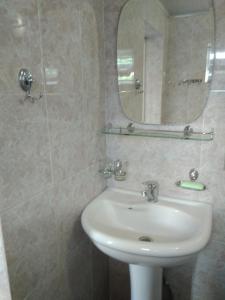 Ванная комната в Meerim Guest House