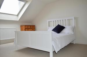 Katil atau katil-katil dalam bilik di 5 Bedroom Flat in Edinburgh City Centre