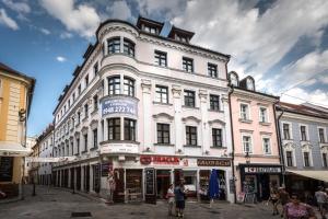 Budova, kde se aparthotel nachází