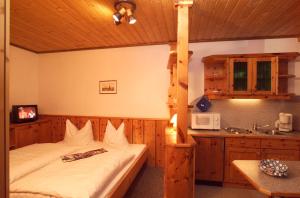 Kuchnia lub aneks kuchenny w obiekcie Pension Lachmayr