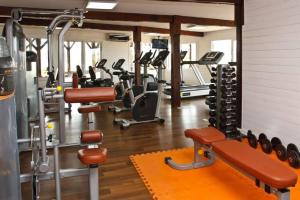 Fitnes oz. oprema za telovadbo v nastanitvi Linda Bay Beach & Resort Spa