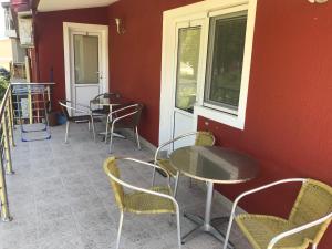 Balkón nebo terasa v ubytování Apartmani Tomovic