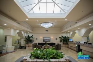 Vstupní hala nebo recepce v ubytování Crystal Beach Suites Miami Oceanfront Hotel