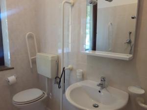 Koupelna v ubytování Agriturismo La Selva