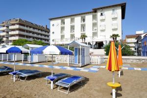 Bazén v ubytování Hotel Nettuno nebo v jeho okolí