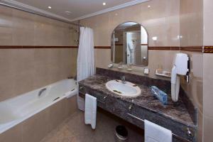 A bathroom at Atlantic Palace Agadir Golf Thalasso & Casino Resort