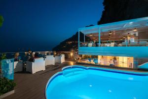Bazén v ubytování Hotel Eden Roc nebo v jeho okolí
