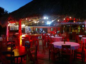 Εστιατόριο ή άλλο μέρος για φαγητό στο Lamanai Hotel & Marina