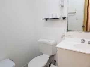Kylpyhuone majoituspaikassa Perth City Apartment Hotel