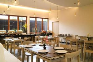 Restaurace v ubytování CA Hotel and Residence Phuket - SHA Extra Plus