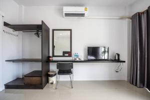 Dapur atau dapur kecil di Mr.T Kamala Room