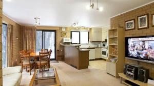 Η κουζίνα ή μικρή κουζίνα στο St Trinian's 3a