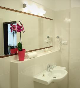 Łazienka w obiekcie Hotel Forum Fitness Spa & Wellness