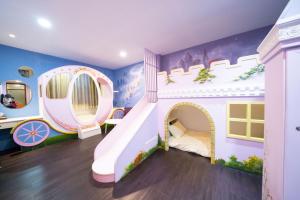 台南的住宿－築樂窩 ，儿童间,带滑梯和游乐设施
