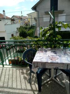 Balkón nebo terasa v ubytování Apartmani Vodice
