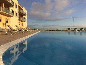 Бассейн в Ericeira Surf and Sun или поблизости