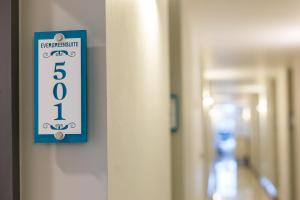 Certifikát, hodnocení, plakát nebo jiný dokument vystavený v ubytování Evergreen Suite Hotel