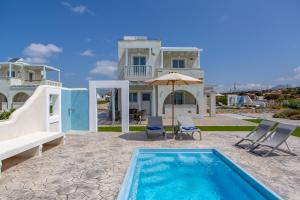 Bazén v ubytovaní Sun and Moon Villas alebo v jeho blízkosti
