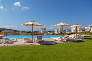 Bazén v ubytovaní Sun and Moon Villas alebo v jeho blízkosti
