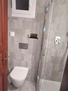 A bathroom at Drouga's Studios & Suites Astypalaia Greece