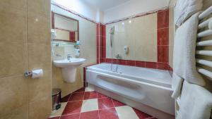Koupelna v ubytování Hotel Tevel