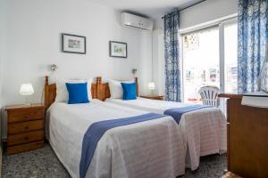 Photo de la galerie de l'établissement Apartment Delfín Torrecilla Beach, à Nerja