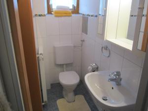 Zdjęcie z galerii obiektu Lissis Bauernhof Appartments w mieście Gundersheim