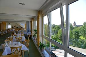Un restaurante u otro lugar para comer en Hotel Sonne Eintracht Achern