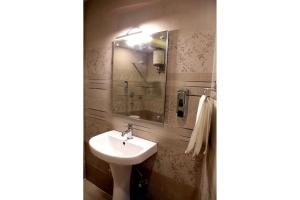 Hotel Vinayak Lifestyle Hotels的一间浴室