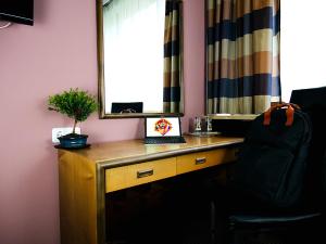 TV a/nebo společenská místnost v ubytování Hotel Albrechtshof Gohrisch