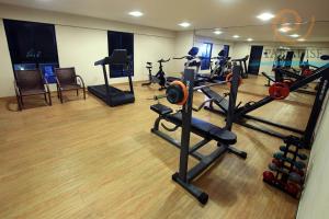 
The fitness center and/or fitness facilities at Paradise Flat
