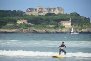 Fotografia z galérie ubytovania La Wave Surf House & School v destinácii Somo