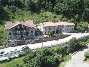 The building in which a vendégházakat is located