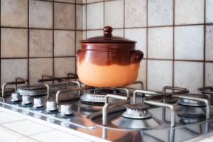 A kitchen or kitchenette at B&B Li Tarici