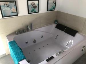 Et badeværelse på Suites D'Elice