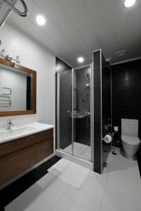 Ванная комната в El Resort Hotel