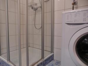 Kúpeľňa v ubytovaní Zimmer und Ferienwohnungen "Heidis Welt" Podlanig