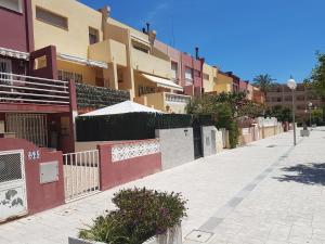 Billede fra billedgalleriet på Dúplex, piscina y playa i Puebla de Farnals