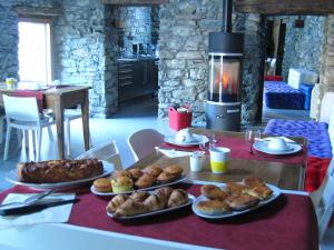 Matur á eða í nágrenni of the country house
