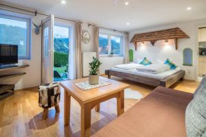 Postel nebo postele na pokoji v ubytování Zur Schönen Aussicht Hotel garni