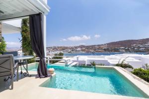 A piscina localizada em Kivotos Mykonos - Preferred Hotels & Resorts ou nos arredores