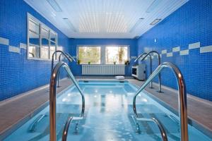 Bazén v ubytování Hotel Luze El Toro nebo v jeho okolí