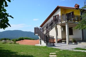 Nespecifikovaný výhled na hory nebo výhled na hory při pohledu z apartmánu