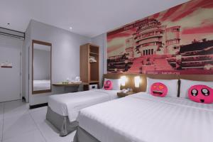 Gallery image of favehotel Braga in Bandung +35 photos