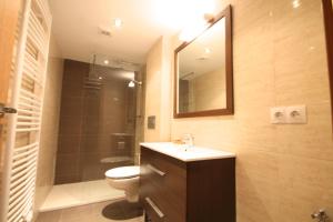 Koupelna v ubytování Llorts, Casa Rustica, Ordino, Zona Vallnord + 9 fotografií