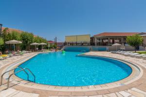 Bazén v ubytování Hotel Palmyra nebo v jeho okolí