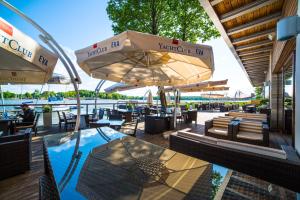 Restauracja lub miejsce do jedzenia w obiekcie Tiffi Boutique Hotel